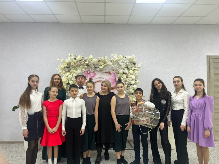 Примите в подарок Весну.